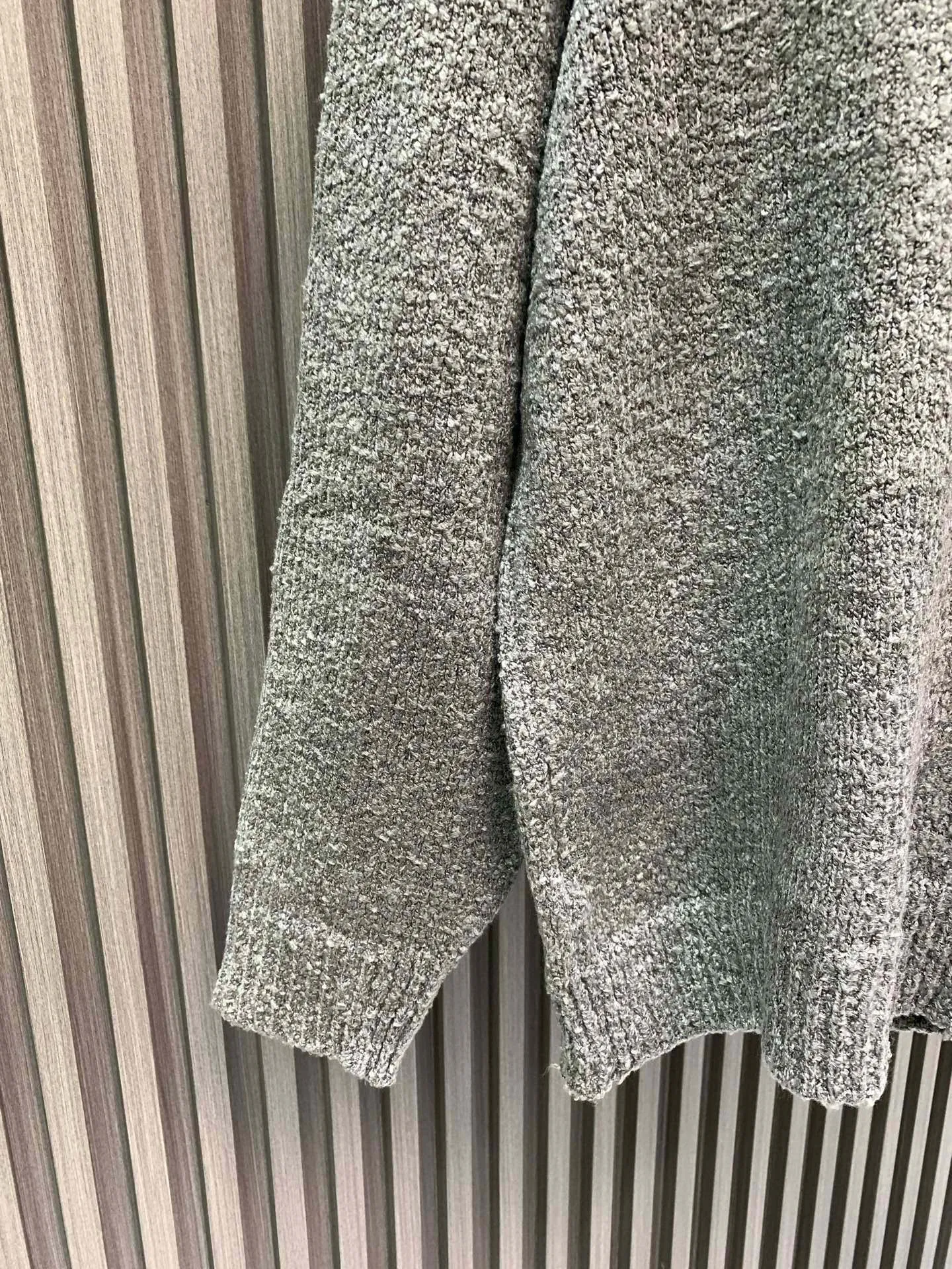 🅿️400 gray green